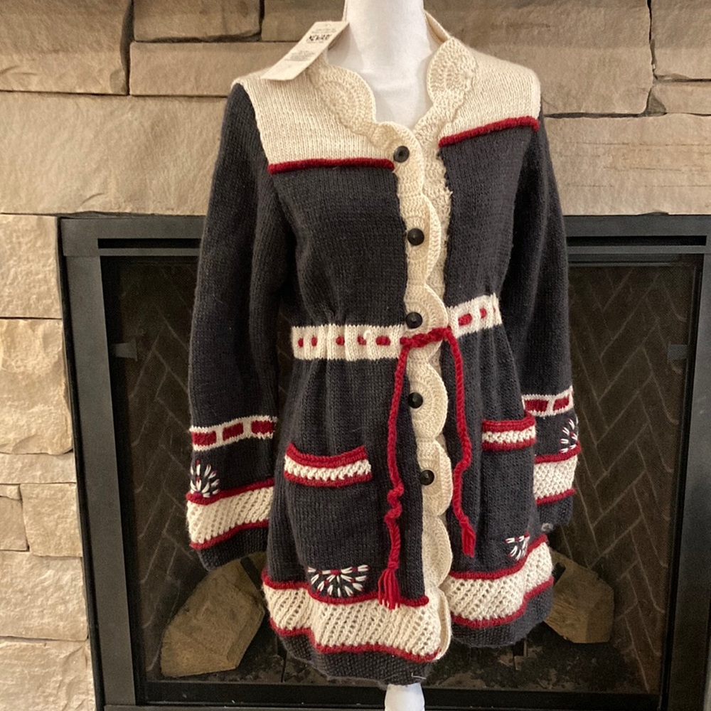 Icelandic Design Wool Sweater Cardigan